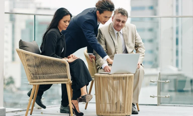 How to Choose the Right Typing Center Management Software for Your Business